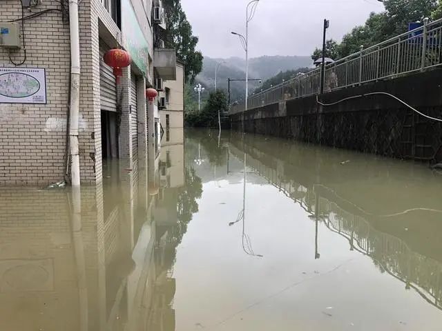 杭州发布洪水黄色预警 洪峰预计明早6点抵达闸口站插图2